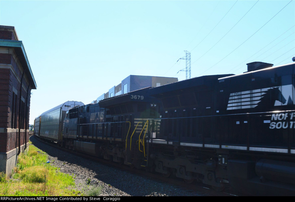 NS 3679 passing the old CNJ Station